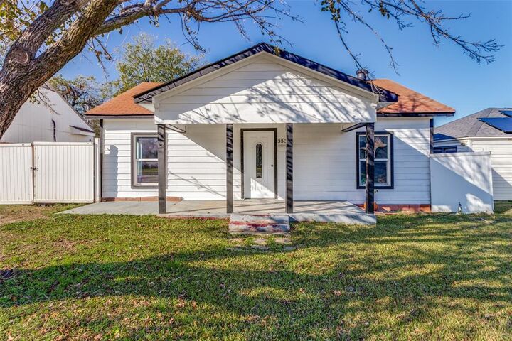 Property Photo:  3304 Frazier Avenue  TX 76110 