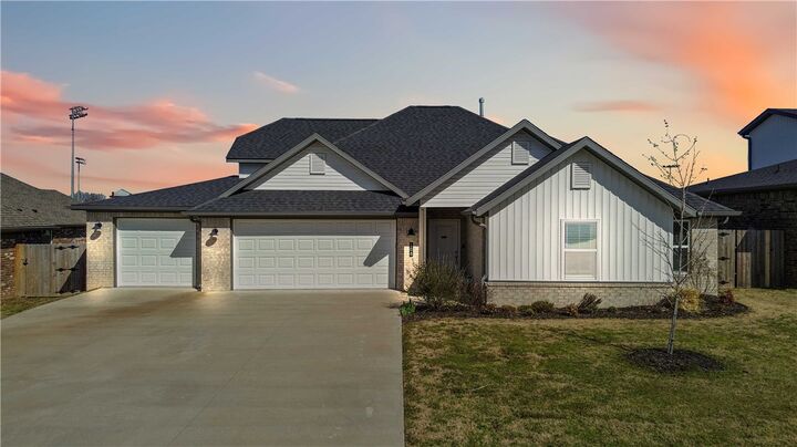 Property Photo: 108 Phyllis Farm Road AR 72753