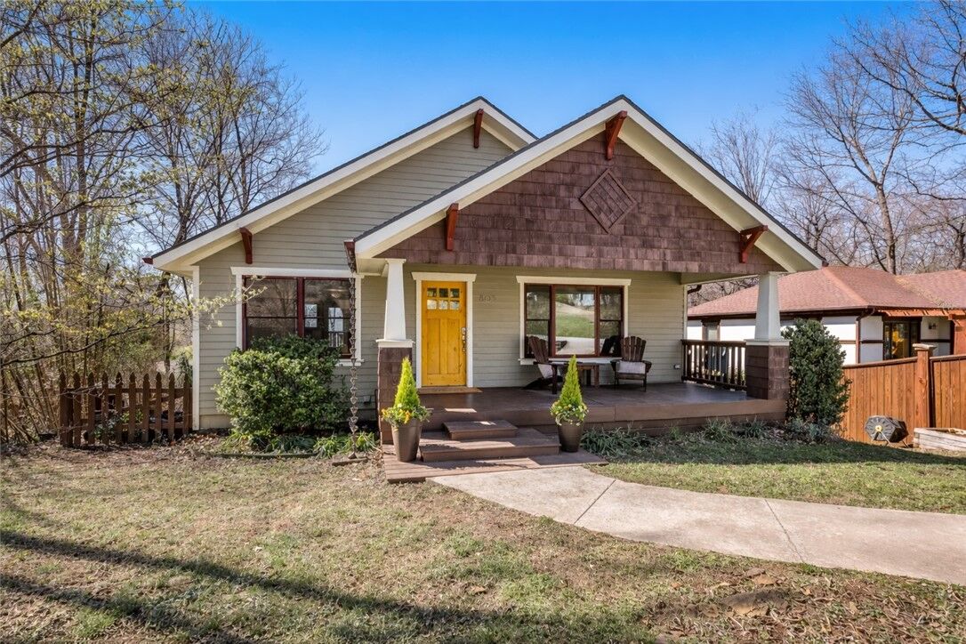 Property Photo: 803 N Highland Avenue AR 72701