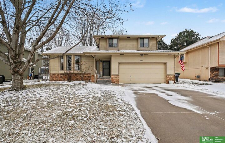 Property Photo: 1724 N 146th Street NE 68154