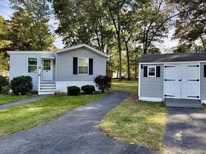 Property Photo: 56 Nelson St NH 03079