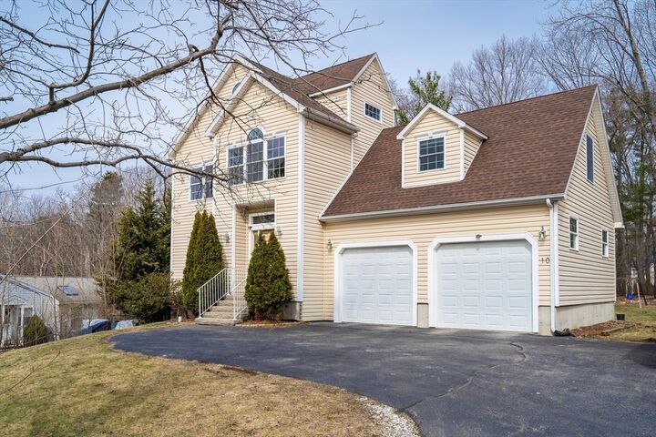 Property Photo: 10 Moss St MA 01803