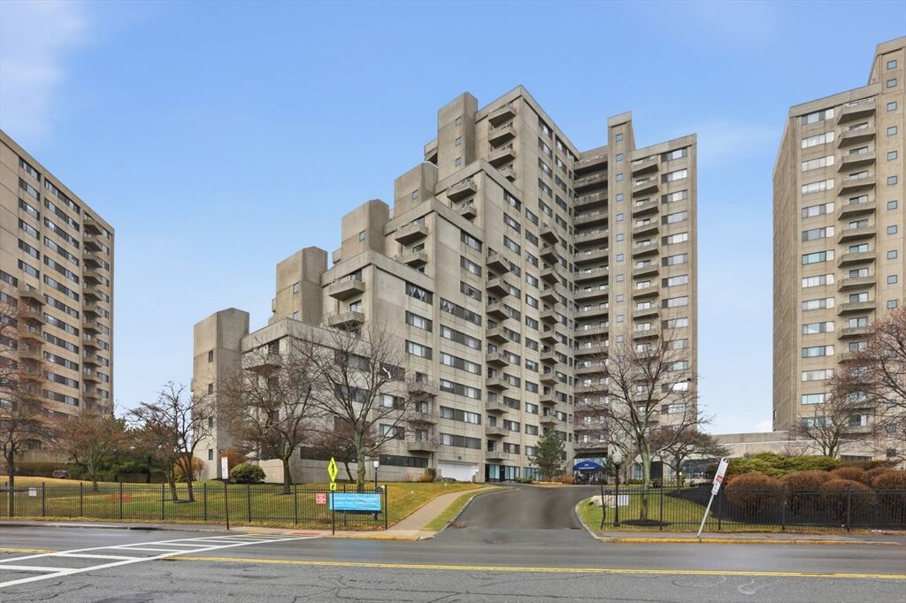 Property Photo:  376 Ocean Ave 914  MA 02151 