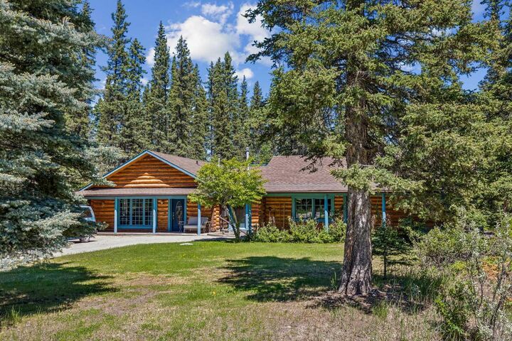Property Photo: 4 Pine Avenue AB T0L 0K0