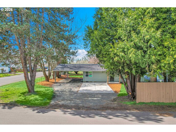 Property Photo:  14533 SE Bunnell St  OR 97267 