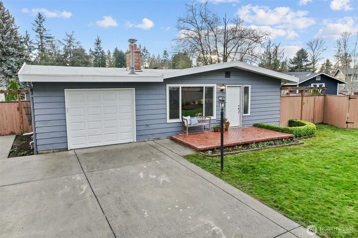 Property Photo:  624  217th Street SW  WA 98021 