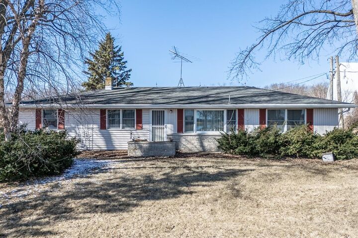 Property Photo:  N5201 Lower Road  WI 54170-9132 