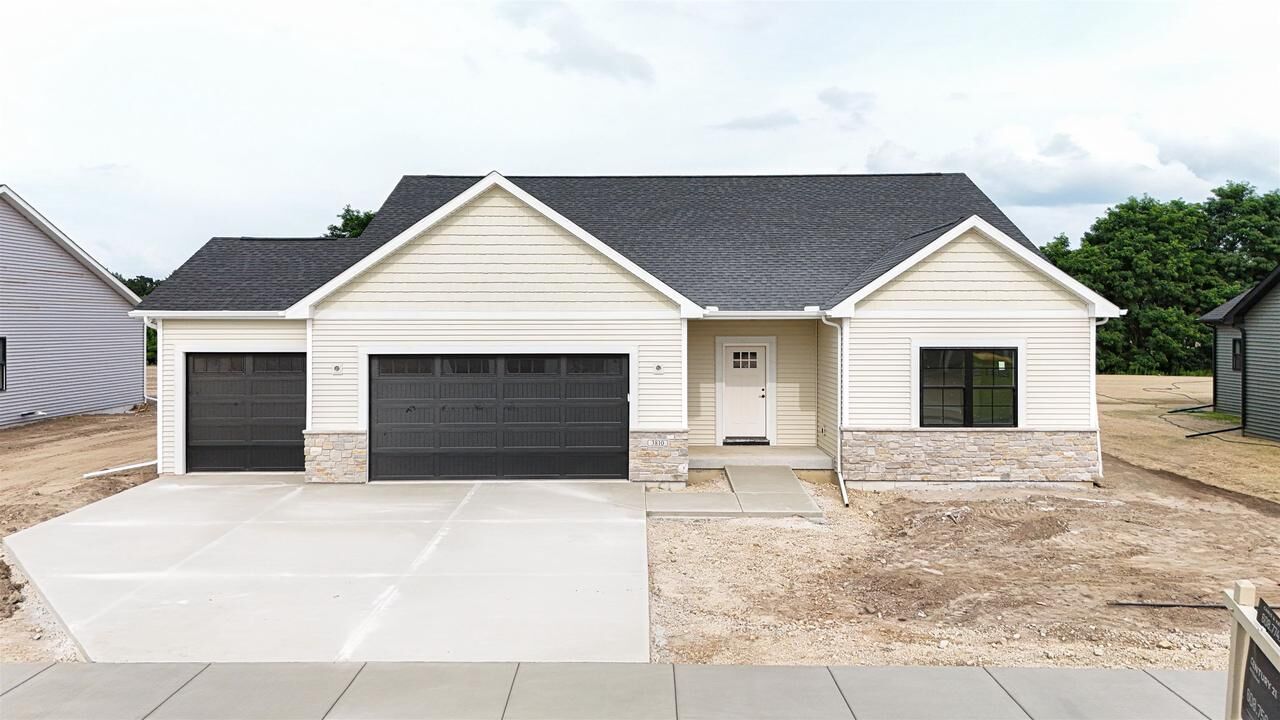 Property Photo: 3810 N Woodbury Lane WI 53545