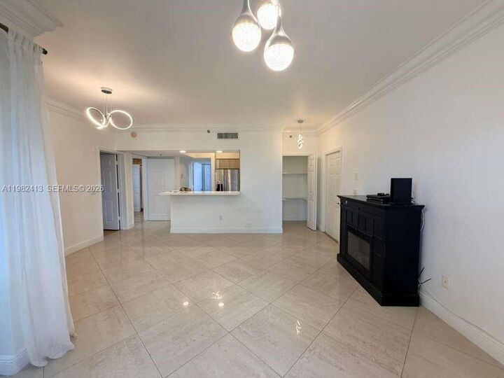 Property Photo:  3165 NE 184th St 6102  FL 33160 