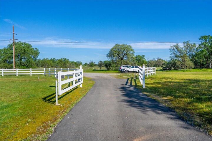 Property Photo:  3307 Tarmac Road  CA 96003 