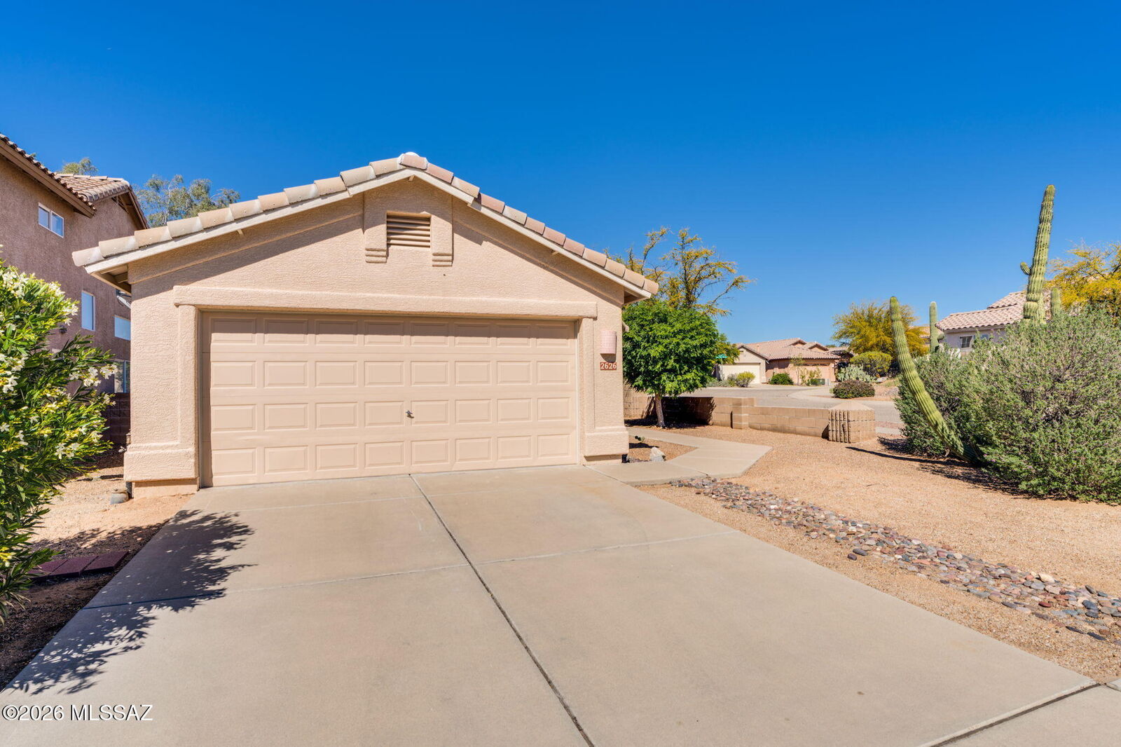 Property Photo: 2626 W Desert Bluffs Court AZ 85742
