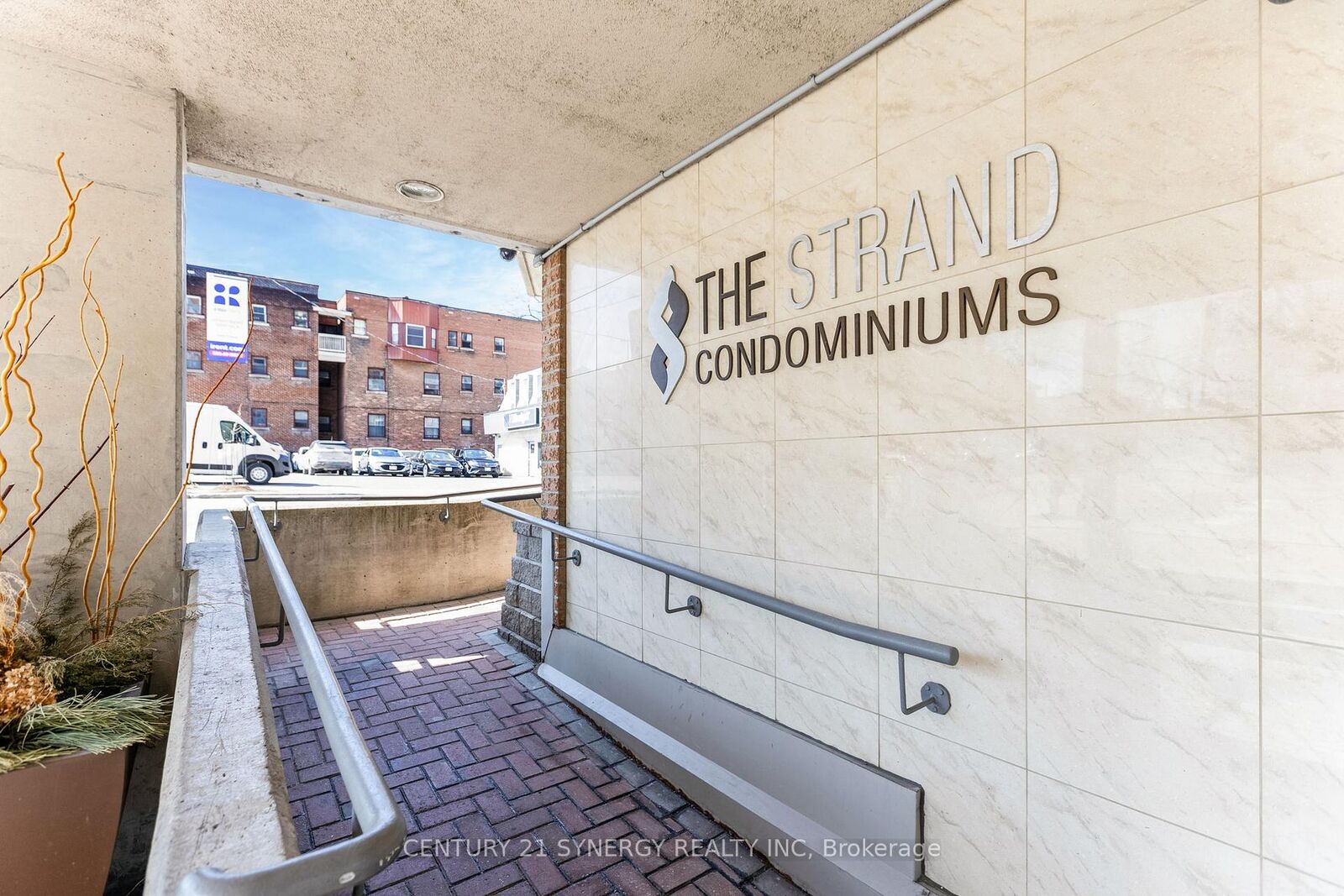 Property Photo:  429 Somerset Street W 707  ON K2P 2P5 