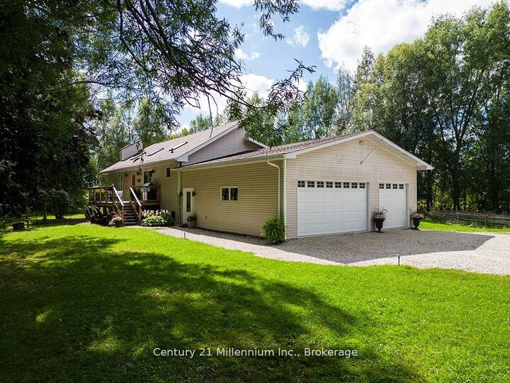 Property Photo:  727302 22 C Side Road  ON N0H 1N0 