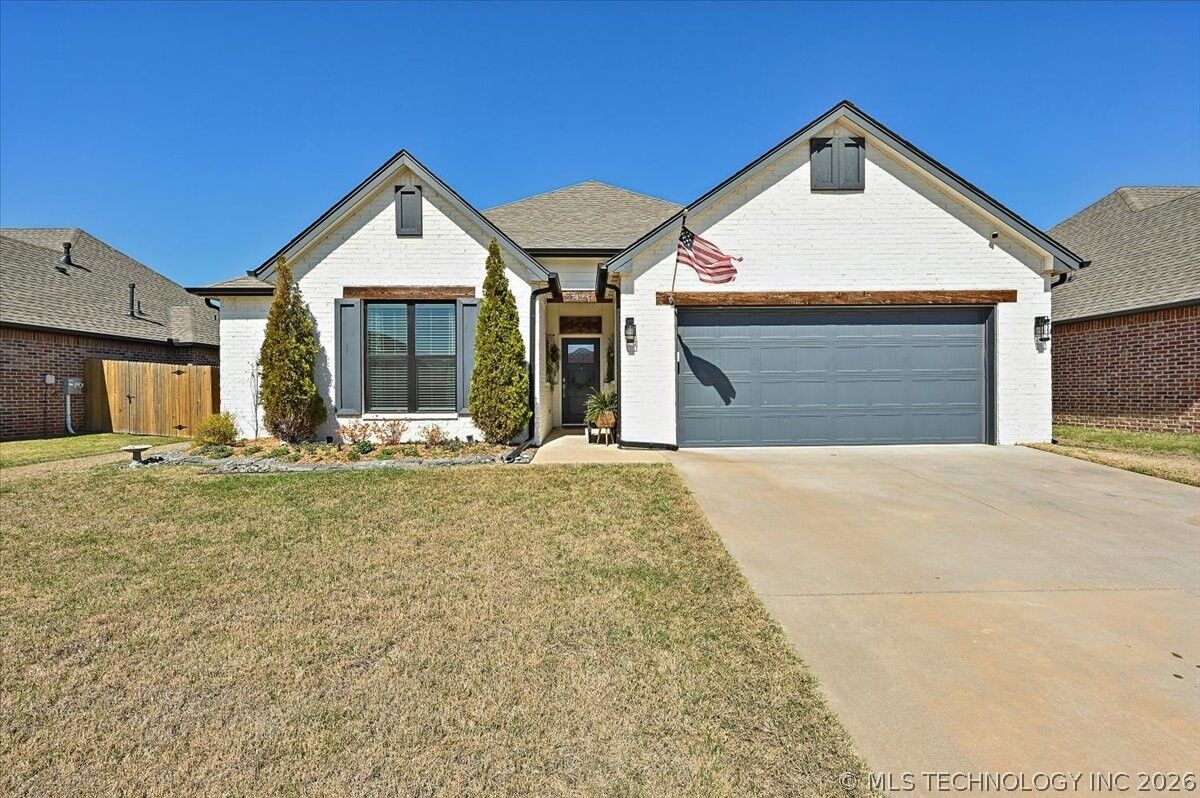 Property Photo:  27423 E 109th Street S  OK 74429 