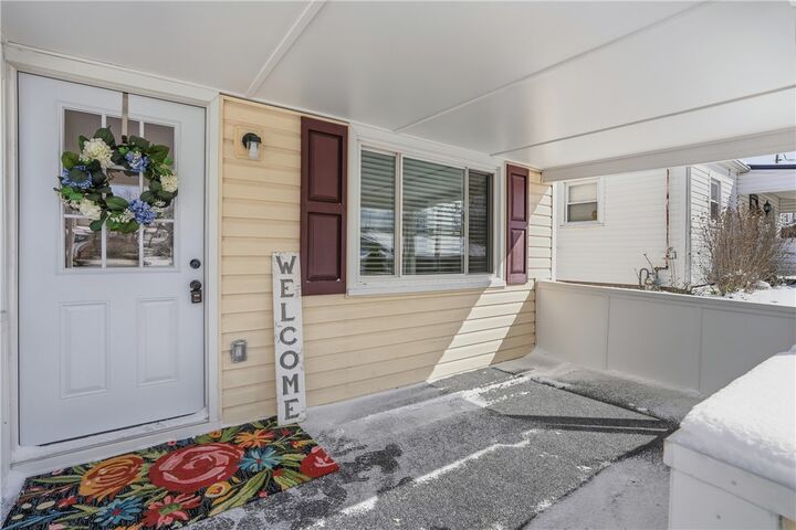 Property Photo: 805 Colonial Ave PA 15061