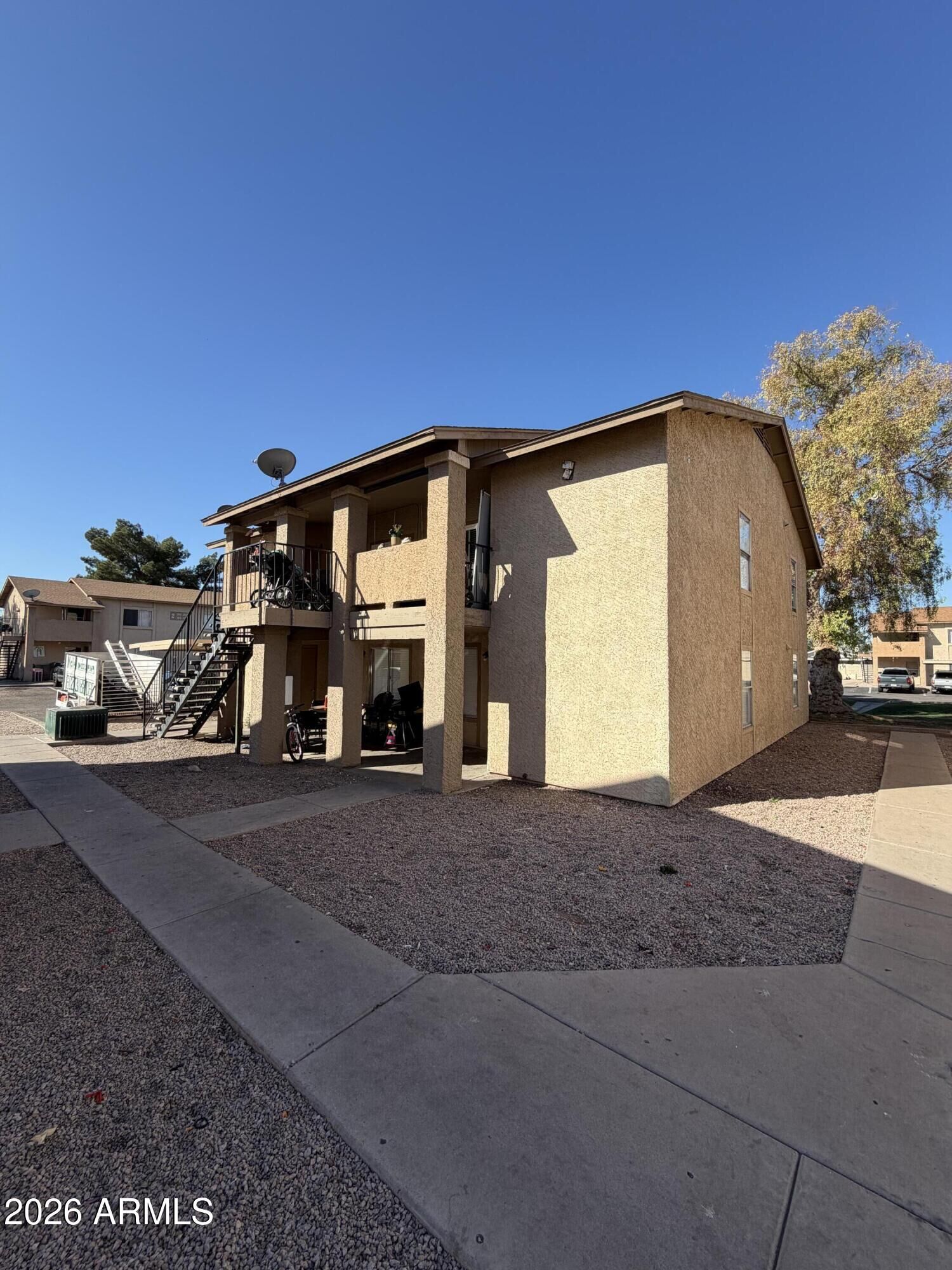 Property Photo: 260 W 8th Avenue 26 AZ 85210