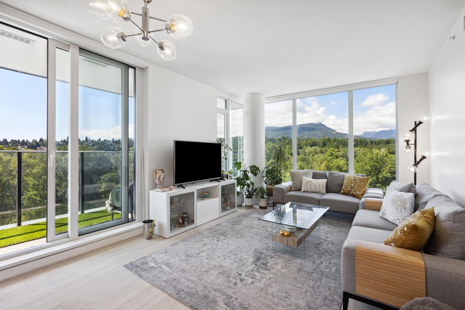 Property Photo: 1471 Hunter Street 1207 BC V7J 1H3