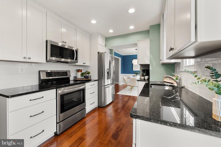 Property Photo:  9078 Brook Ford Road  VA 22015 