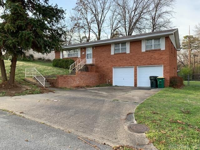 Property Photo:  7400 Briarwood Drive  AR 72205 