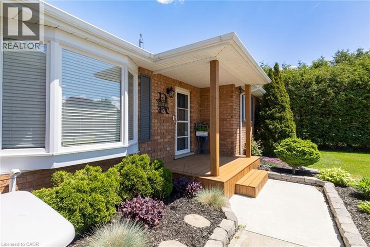 Property Photo:  11 Rosemarie Boulevard  ON N4B 2W4 