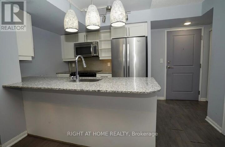 Property Photo:  35 Bastion Street 706  ON M5V 0C2 
