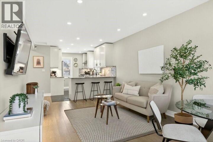 Property Photo:  237 East 32nd Street  ON L8V 3S3 