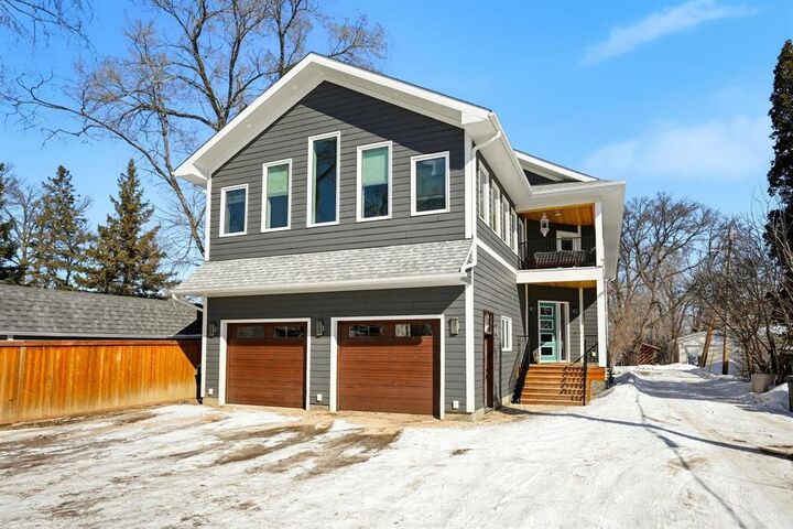 Property Photo:  70 Riverside Drive  MB R3T 0G2 