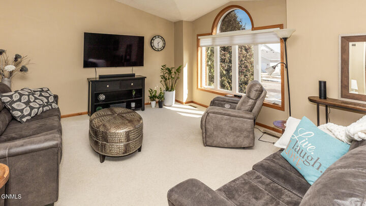 Property Photo:  1205 6th Avenue NE  ND 58554 