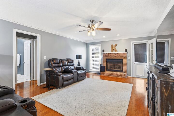 Property Photo:  201 Cloverleaf Circle  AL 35080 