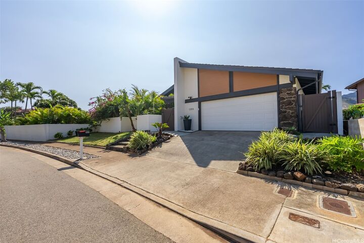 Property Photo: 1255 Mokuhano Street HI 96825