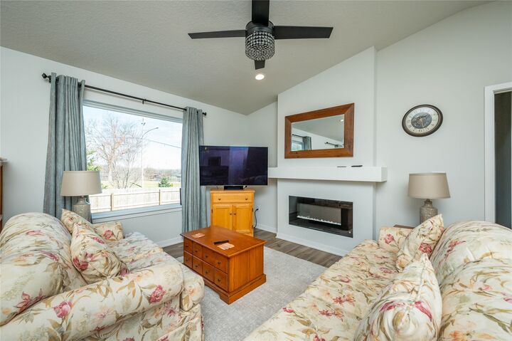 Property Photo: 2412 Whispering Ridge Drive IA 50320