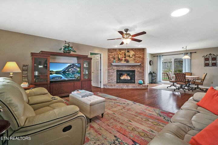 Property Photo: 172 Berkshire Loop TN 38558