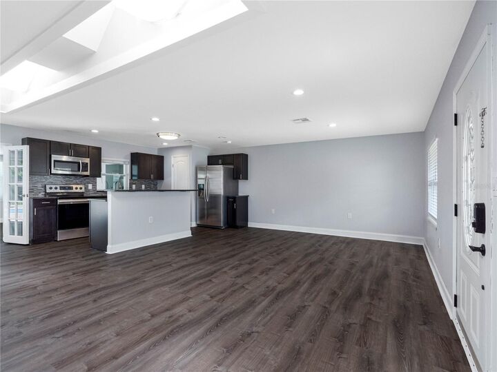 Property Photo: 3834 14th Avenue SE FL 33771