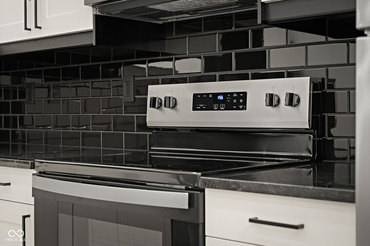 Property Photo:  1013 14th Street  IN 47201 