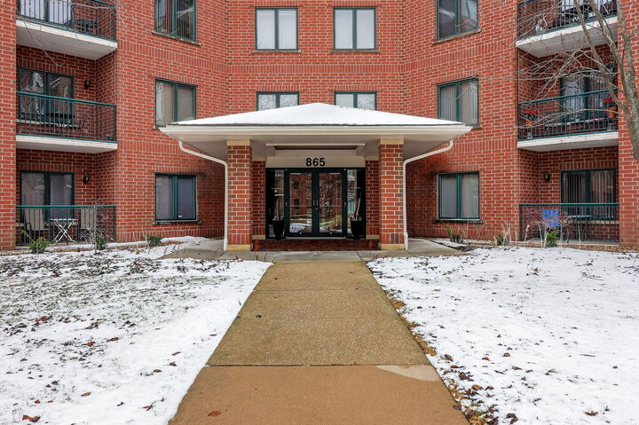 Property Photo:  865 E 22nd Street B412  IL 60148 