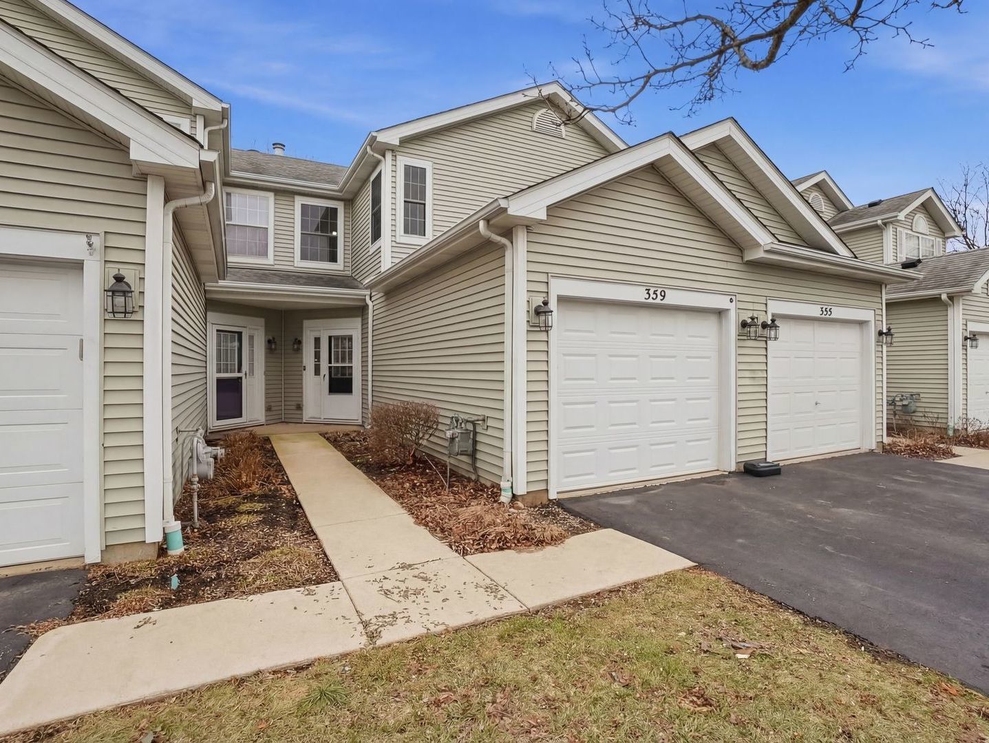 Property Photo:  359 Glen Leven Court  IL 60194 