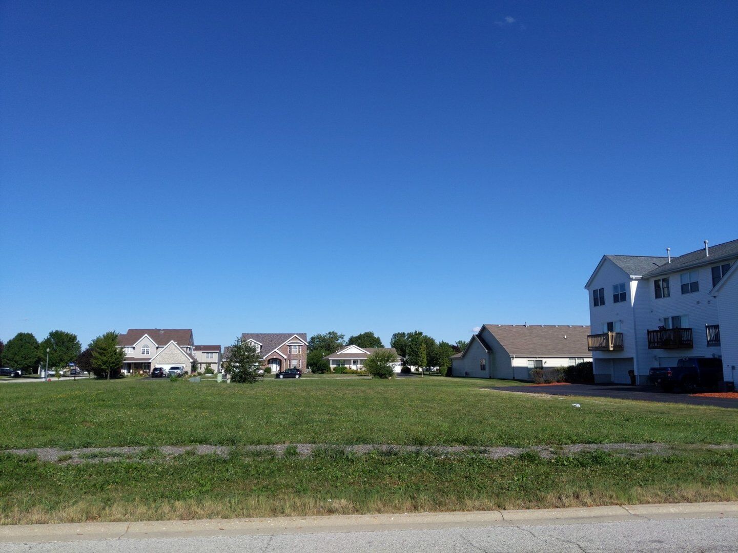 Property Photo: 1447-1453 Fox Hound Trail IL 60401