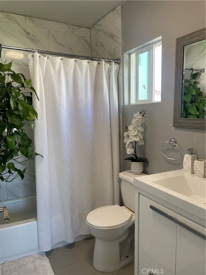 Property Photo:  538 111th Place  CA 90044 