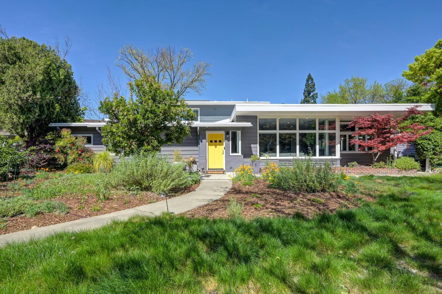 Property Photo:  2701 Huntington Road  CA 95864 