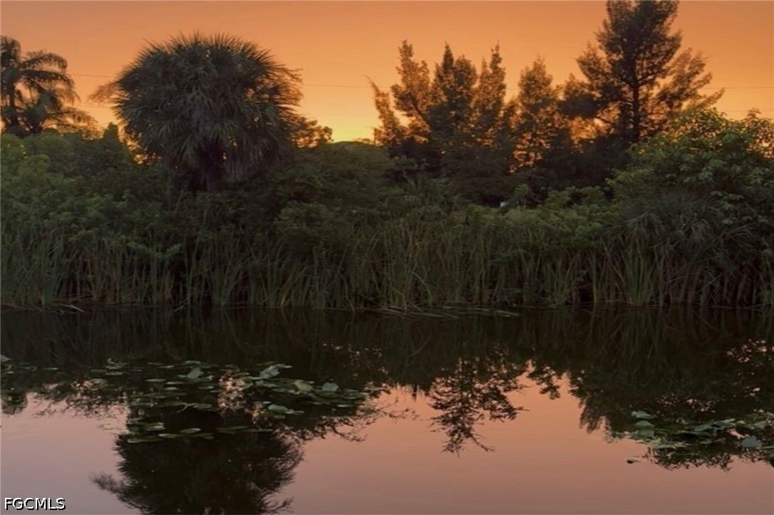 Property Photo:  12 SW 22nd Avenue  FL 33991 