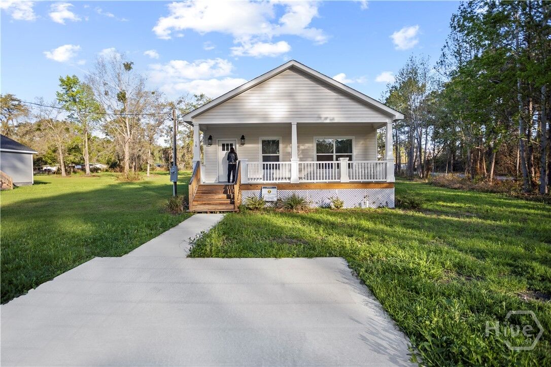 Property Photo:  16 SW Pear Street  GA 31316 