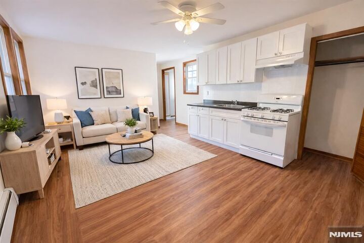 Property Photo:  102 Union Street 1B  NJ 07105 