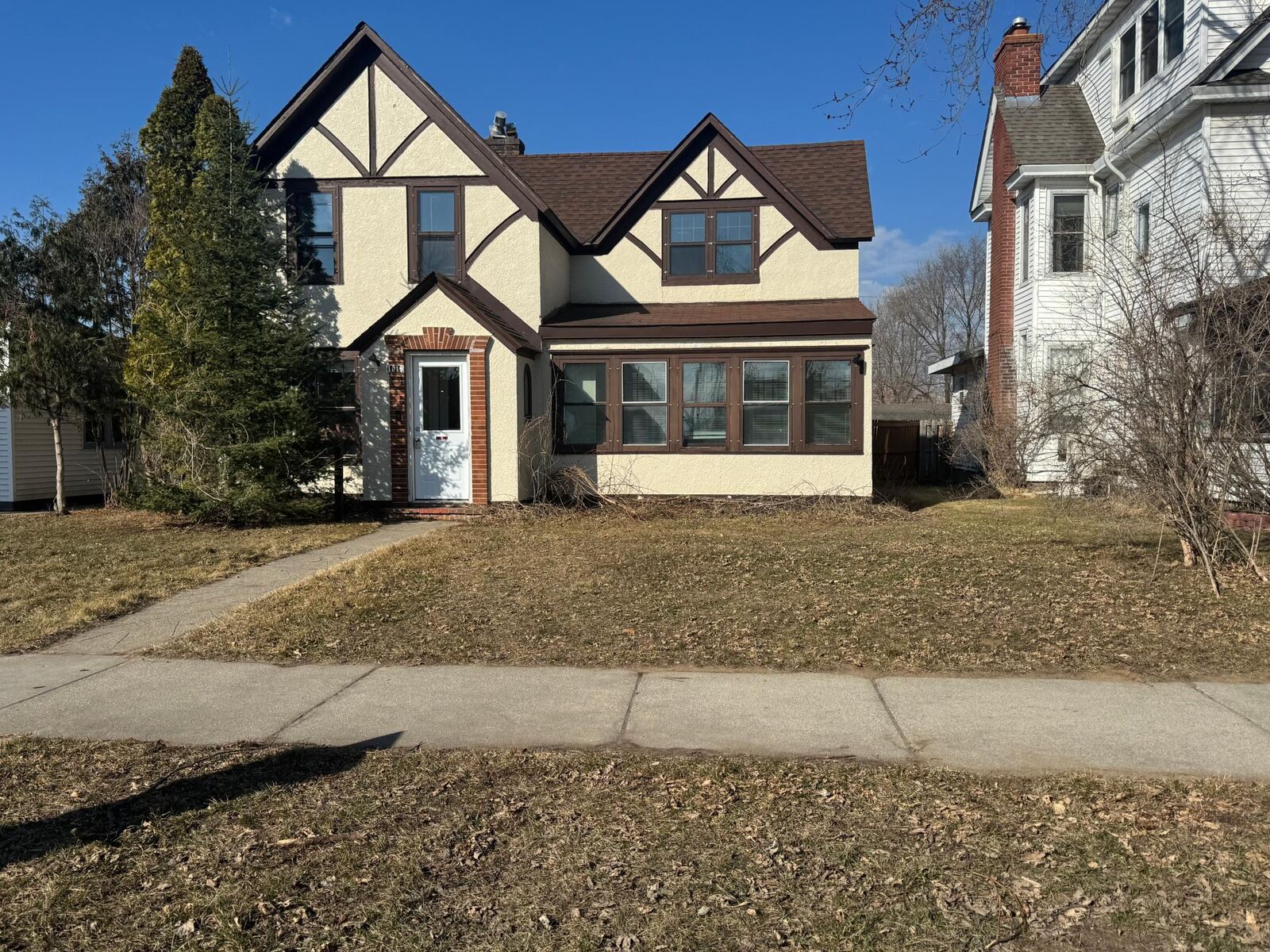 Property Photo:  1019 Beltrami Avenue NW  MN 56601 