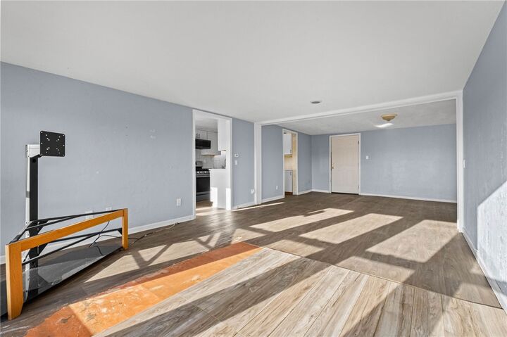 Property Photo:  300 Summit Lane  MO 64854 