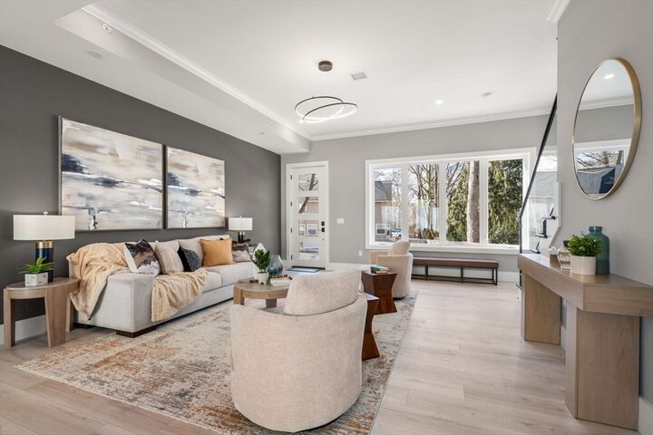 Property Photo:  24 Wilson Cir 24  MA 02461 