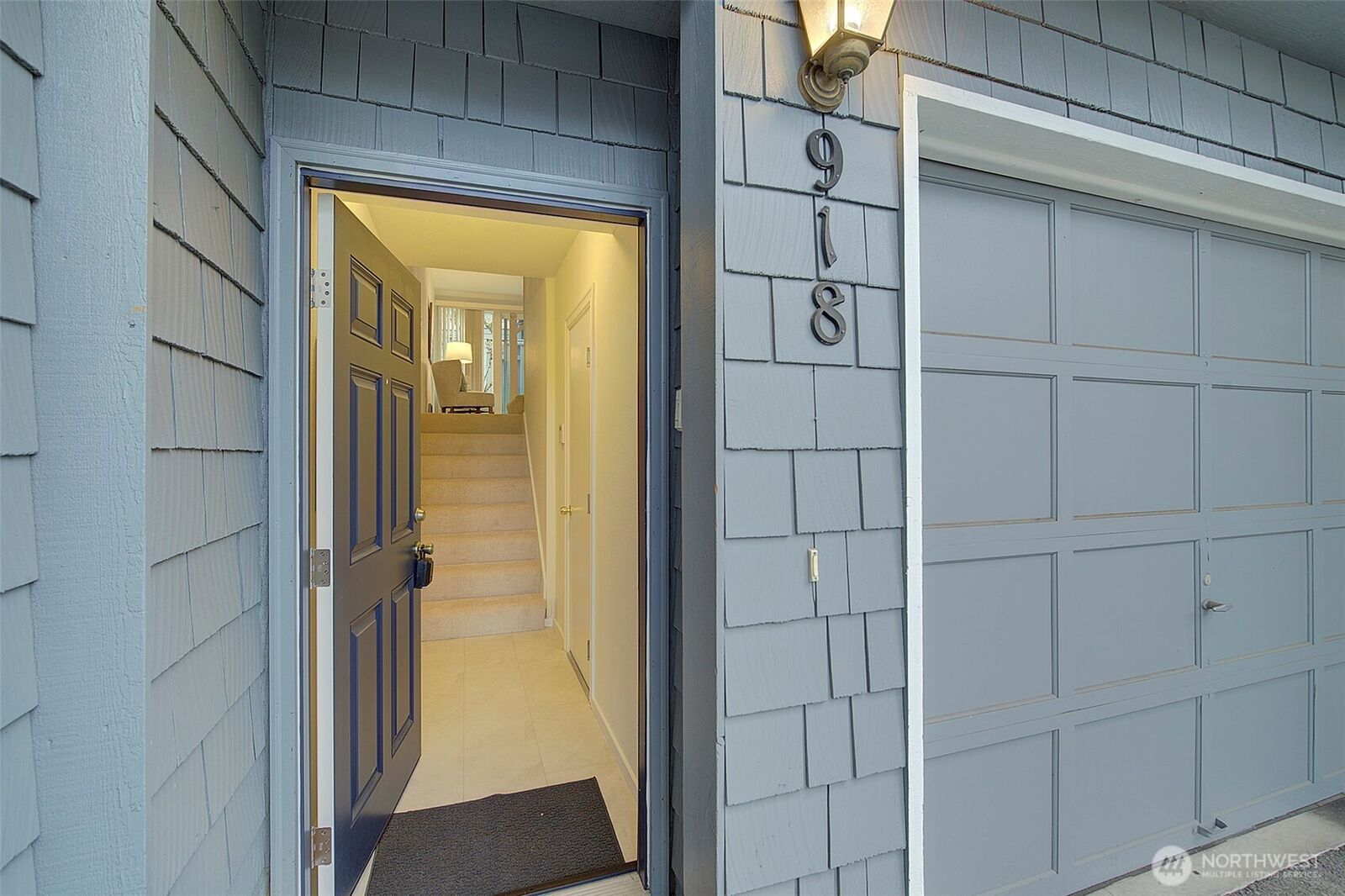 Property Photo: 918 N 165th Street 6 WA 98133