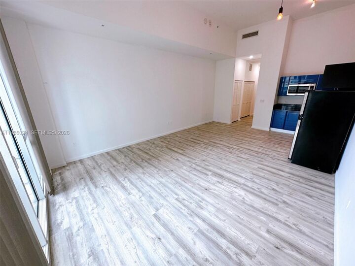 Property Photo:  253 NE 2nd St 322  FL 33132 