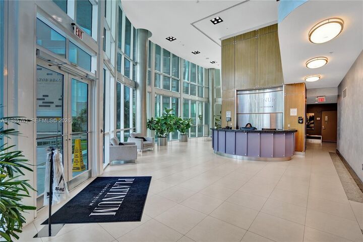 Property Photo:  480 NE 30th St 1007  FL 33137 