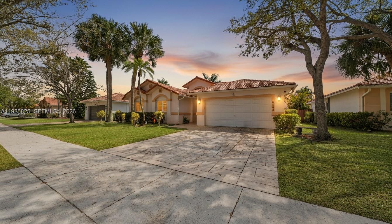 Property Photo: 16898 Crestview Ln FL 33326