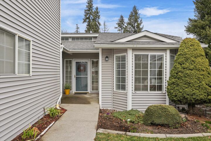 Property Photo: 618 W Holmberg Ln WA 99218